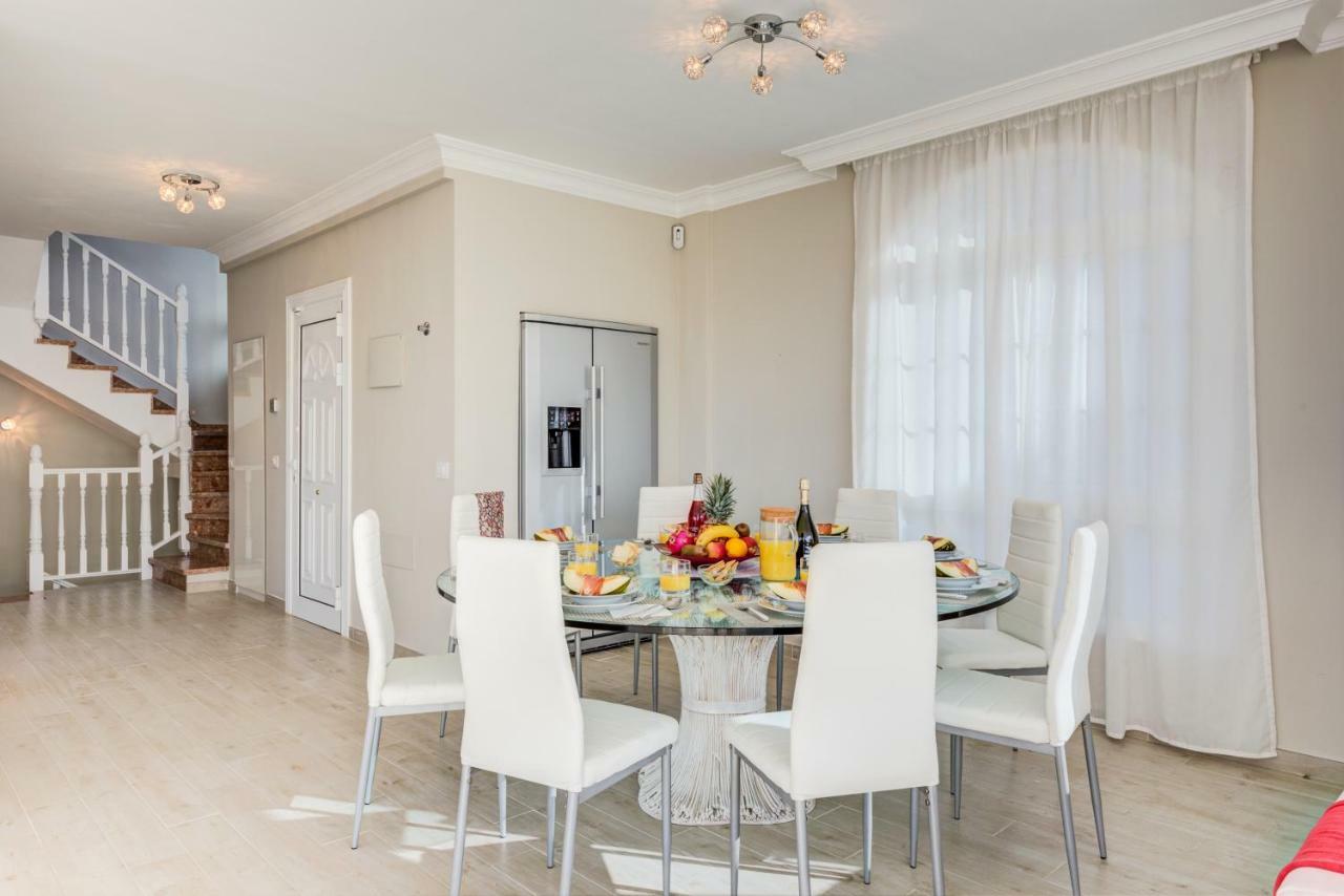 Luxury White Villa With Sea View, Heated Pool Costa Adeje  ภายนอก รูปภาพ