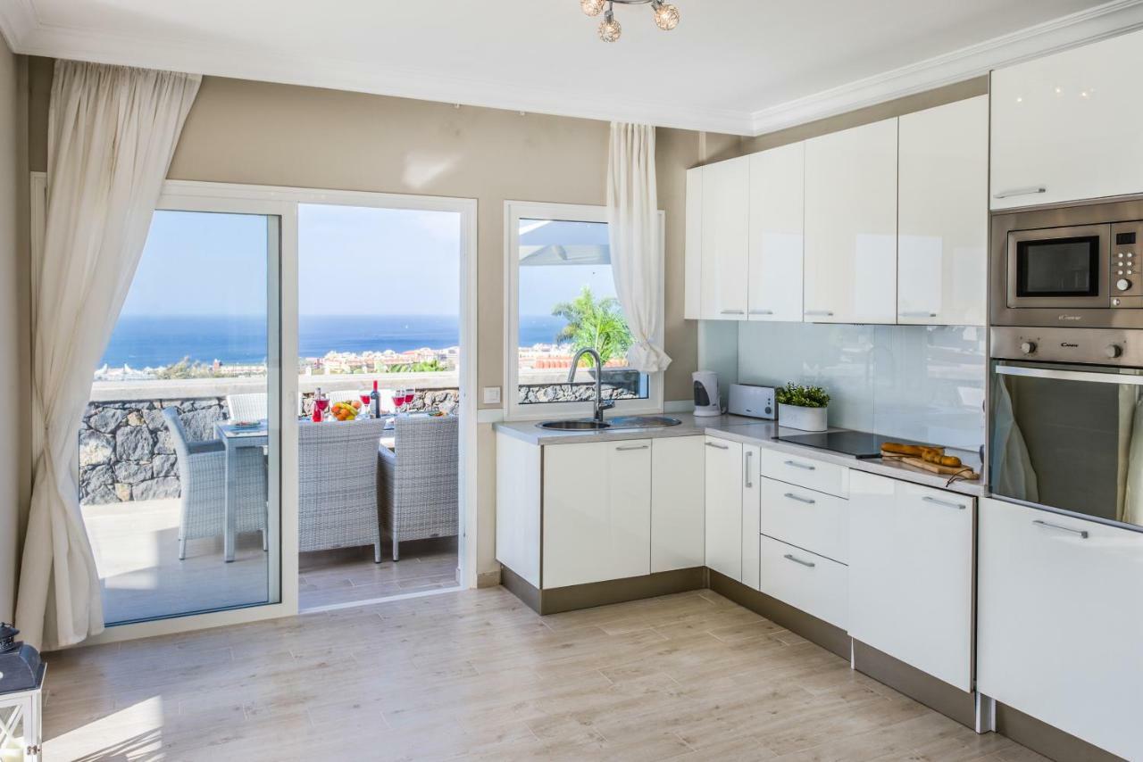 Luxury White Villa With Sea View, Heated Pool Costa Adeje  ภายนอก รูปภาพ