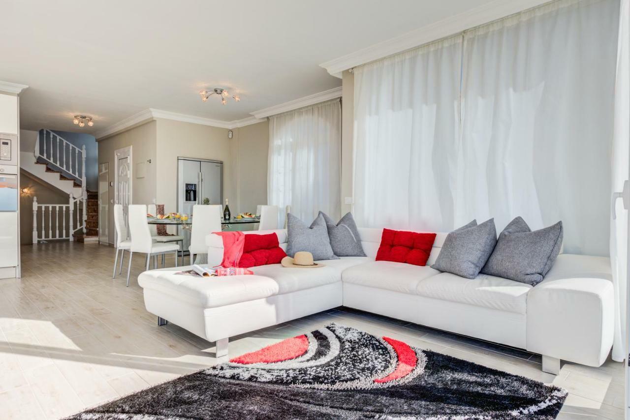 Luxury White Villa With Sea View, Heated Pool Costa Adeje  ภายนอก รูปภาพ