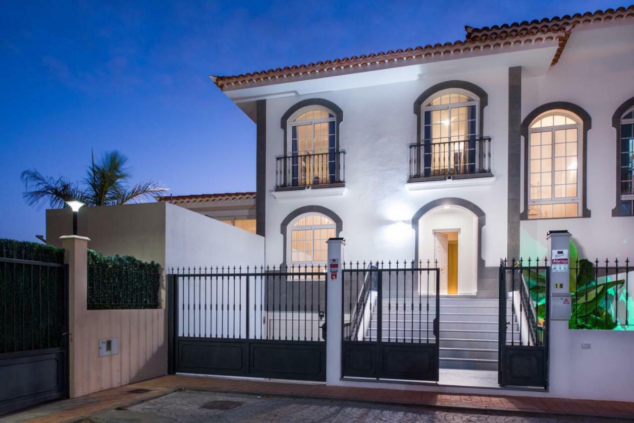 Luxury White Villa With Sea View, Heated Pool Costa Adeje  ภายนอก รูปภาพ
