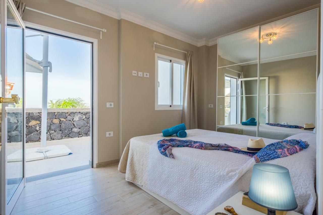 Luxury White Villa With Sea View, Heated Pool Costa Adeje  ภายนอก รูปภาพ