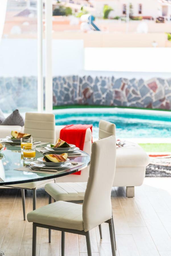 Luxury White Villa With Sea View, Heated Pool Costa Adeje  ภายนอก รูปภาพ