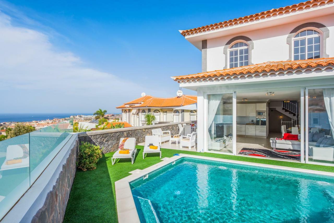 Luxury White Villa With Sea View, Heated Pool Costa Adeje  ภายนอก รูปภาพ