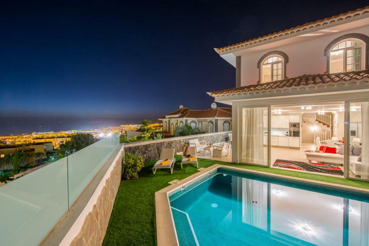 Luxury White Villa With Sea View, Heated Pool Costa Adeje  ภายนอก รูปภาพ