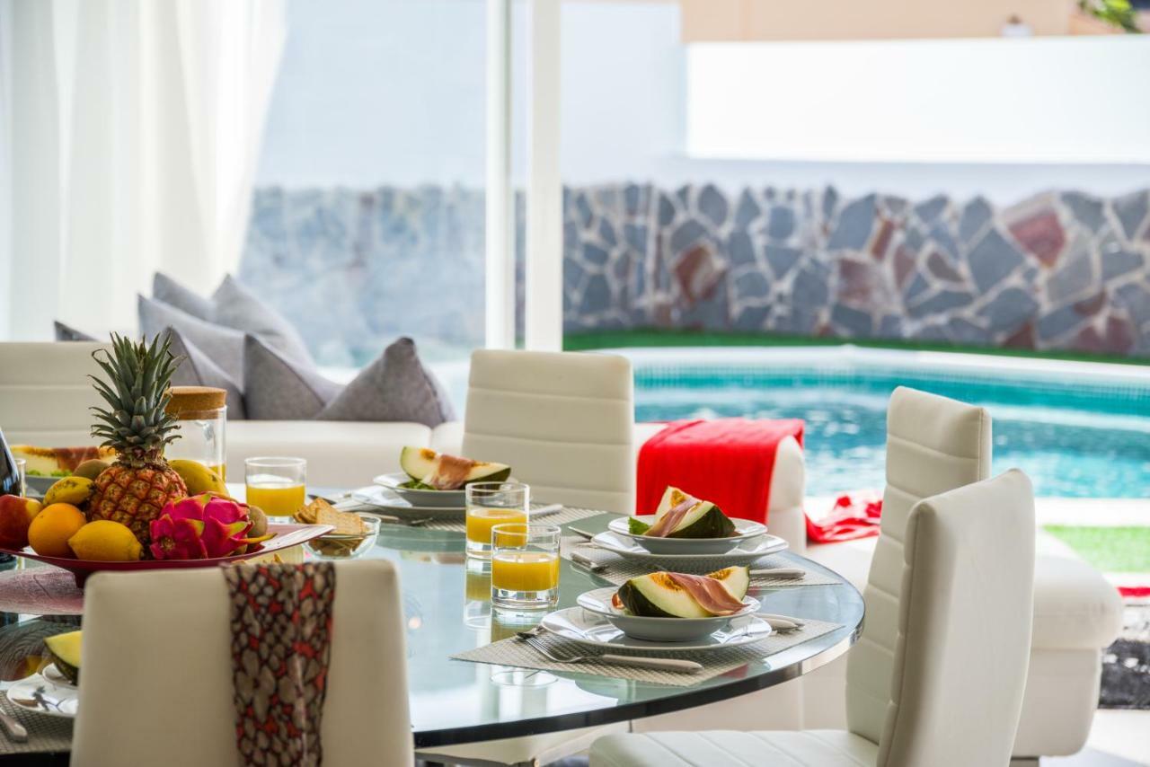 Luxury White Villa With Sea View, Heated Pool Costa Adeje  ภายนอก รูปภาพ